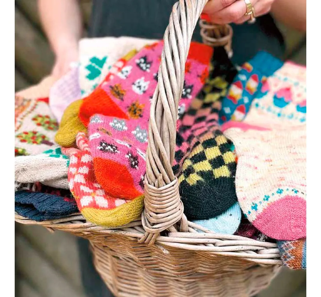 Topp Strickanleitungen|Stricken>Buch "Geniale Motivsocken stricken"