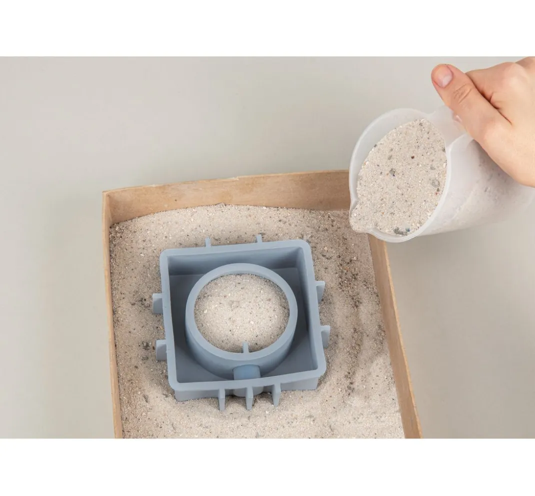 Rayher Gießformen>Silikon Gießform "Vase Quadrat mit Kreis"