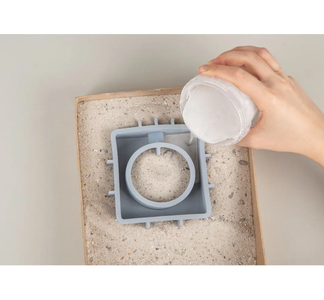 Rayher Gießformen>Silikon Gießform "Vase Quadrat mit Kreis"